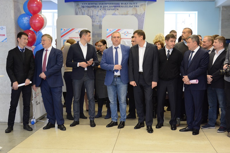 В Челябинске определили лучших роботов-футболистов